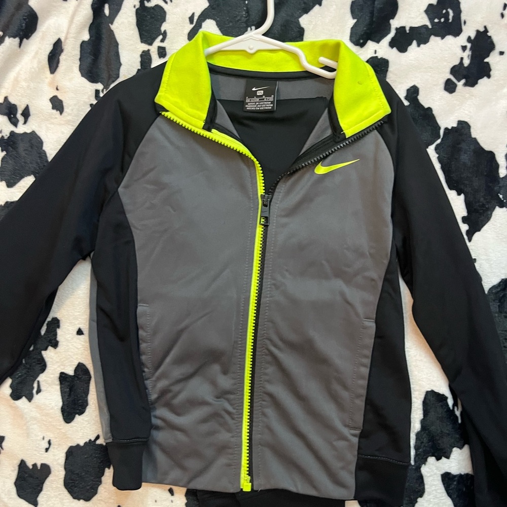 Nike Boys Yellow,Black & Grey Jacket